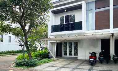 Rumah Hook Lebar 8m View Taman Cluster The Riviera Metland Cyber City