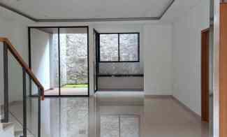 Rumah Komplek Singgasana Pradana Mekarwangi Kota Bandung