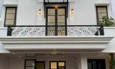 Rumah Mewah dalam Town House di Cibubur Kec Ciracas Jakarta Timur