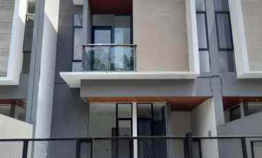 Townhouse 2 Lantai Kelas Premium dekat TSM, Citylink Tol