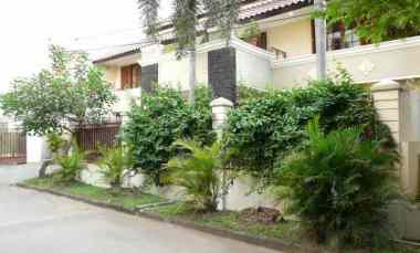 Dijual Rumah Besar di Bintaro Jaya Sektor 9 Tangerang Selatan