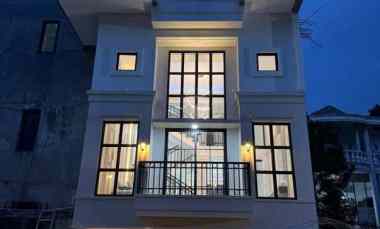 Rumah Mewah 3 Lantai Ada Lift Nya di Mampang Prapatan Jakarta Selatan