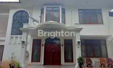 Dijual Rumah Mewah Nan Nyaman di Mampang Prapatan, Duren Tiga