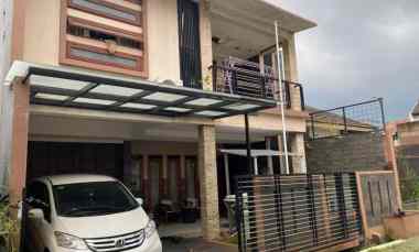 Dijual Rumah Bagus 2 Lantai jl Meteor Garden Margahayu Raya Buahbatu