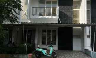 Rumah Dijual di Jl. Metro Tanjung Bunga