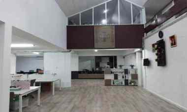 Gedung Kantor di Prapanca Raya Kebayoran Baru Jakarta Selatan