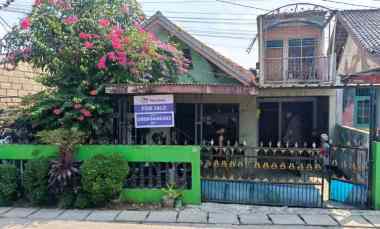 Bisa Jalan Kaki ke Stasiun Depok Rumah Luas 201 meter Harga Nego