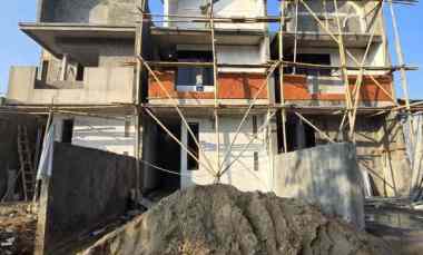 Rumah Dijual di Jl raya Jatimulya Depok