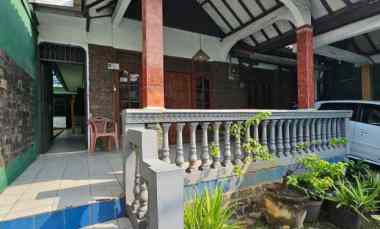 Rumah Luas Cocok untuk Usaha di Jalan Raya Kartini Depok
