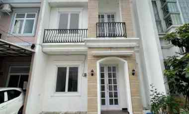 Dijual Cepat RumH 2 Lantai dekat Margo City Mal dan Tol Margonda