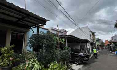 Jual Butuh Rumah dalam Komplek Strategis di Tanah Baru Beji, Depok