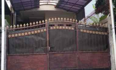 Dijual Murah Rumah Secondary 2 lantai Strategis di Tanah Baru Beji, Depok