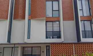 Rumah Dijual di Jl rusa raya