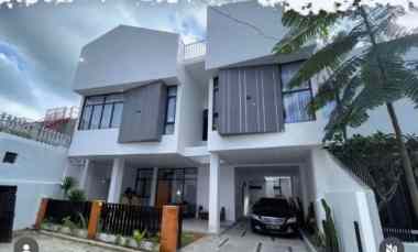 Rumah Villa Mewah 3 Lantai dekat Kampus Upi Lembang Bandung