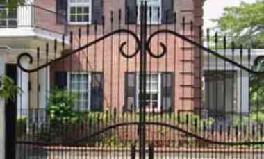 Dijual Rumah Mewah 3 Lantai di jl Slamet S Parman Semarang