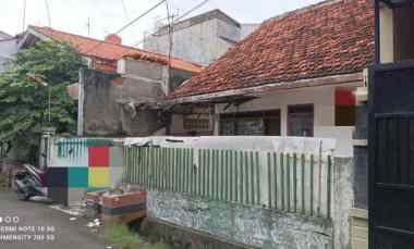 Rumah Tua Harga Hitung Tanah di Rawamangun Jakarta Timur