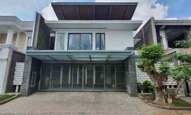 Rumah Pakuwon City Villa Royal Modern Minimalis Ala Villa Bali
