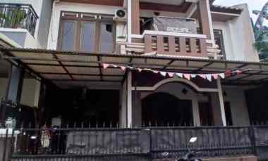 Diiual Rumah 2 Lantai dalam Cluster Onegate System Jatimakmur