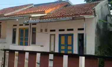 Jual 1 Rumah Induk dan 2 Pintu Kontrakan Belakang Pasar Parung Bogor