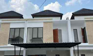 Rumah Siap Huni dalam Cluster dekat Stasiun LRT Cibubur
