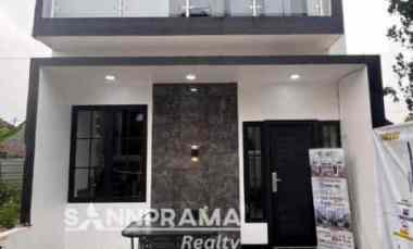 Rumah 2.lantai Disain Elegant Lokasi Strategis di Tapos