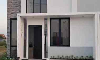 Rumah Scandinavian Murah ROW Jalan 4 Mobil Selangkah ke Bandara Juanda