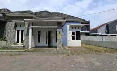 dijual rumah kalasan sleman