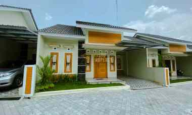Rumah Cantik 3 Kamar Tidur dalam Cluster di Purwomartani