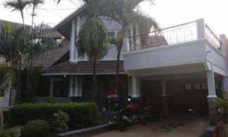 Rumah Taman Luas Asri dalam Cluster Elit di Kalimalang Bekasi Barat