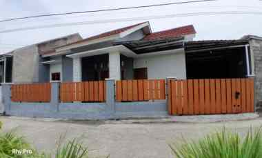 Rumah Siap Huni View Sawah dekat Bandara Adisucipto Jogja