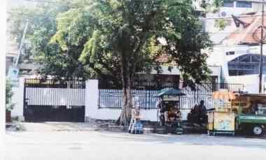 Rumah Lokasi Strategis Pusat Kota Surabaya Depan RS Dr Soetomo