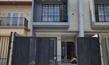 Rumah Dijual di Kav DKI Meruya Utara Jakbar