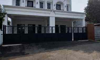Rumah Dijual di Kav UI Barat