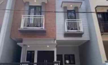 Rumah Mewah 3 Lantai dekat Kampus Brawijaya dan Polinema Suhat