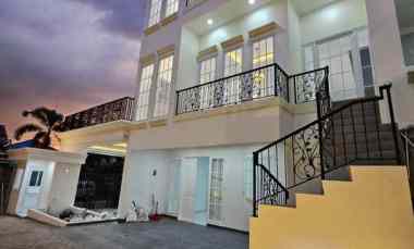 Dijual Rumah Luxury House Bangunan Baru Siaphuni di Kayu Mas JakTim