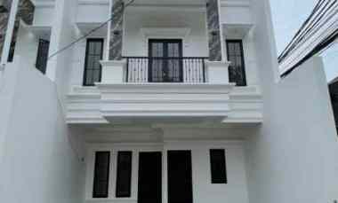 Rumah Mewah 2,5 Lantai Ada Rooftop di Kebagusan Jakarta Selatan