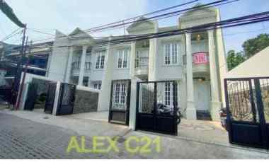 Dijual Rumah Classic Minimalis dengan Private Pool di Kebagusan