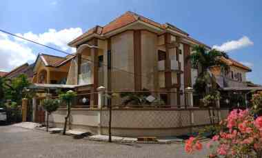 Kebraon Indah, Rumah Tinggal Hook Plafon Tinggi Bisa UTK KOS2an