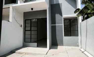 Rumah di Kebraon Manis Utara Surabaya Siap Huni Baru Gress Minimalis