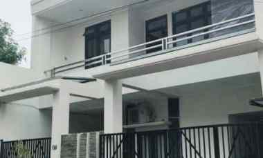 Dijual Rumah 2 Lantai Baru Renovasi di Kedung Baruk, Rungkut, Surabaya