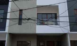 Murah Dijual Cepat Rumah Minimalis Brand New 6x18 di Kelapa Cengkir