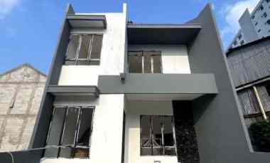 Rumah hanya 2 menit ke Gerbang Tol Bambu Apus di Ciracas Jaktim