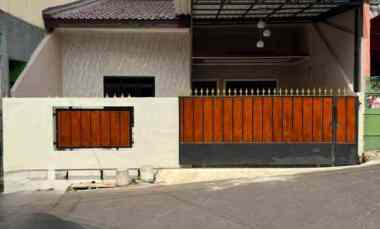 dijual rumah kelapa dua wetan ciracas