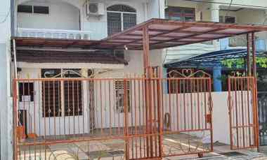 Dijual Cepat Rumah Standart 2 Lantai, Jln 2 Mobil di Kelapa Puan