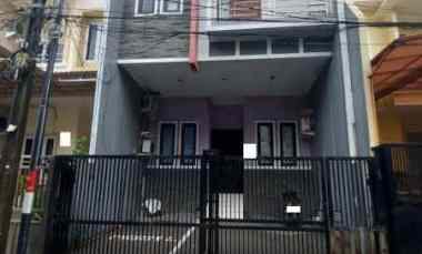 Murah Dijual Rumah Kost-Kostan Aktif 6x17 Hdp Selatan di Kelapa Kopyoe