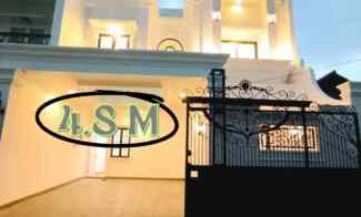 Rumah Design Classic Modern dengan Kolam Renang di Kembangan JakBar