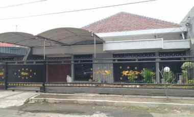 Rumah Terawat Siap Huni Kertajaya, dekat Daerah Makanan Galaxy Mall