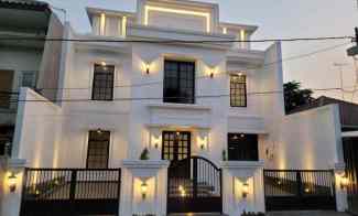 Rumah Modern Kolonial Strategis Surabaya Timur dekat Galaxy Mall