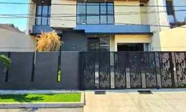 Rumah Kertajaya Minimalis Semenit dari Galaxy Mall,MERR Surabaya Timur