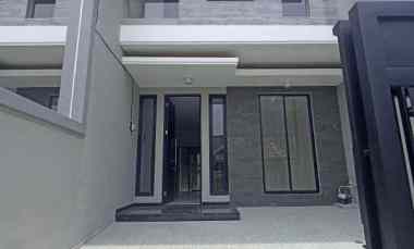 Rumah Baru Gress 2 Lantai Klampis Semolo Minimalis Modern